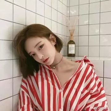 墙里的女人